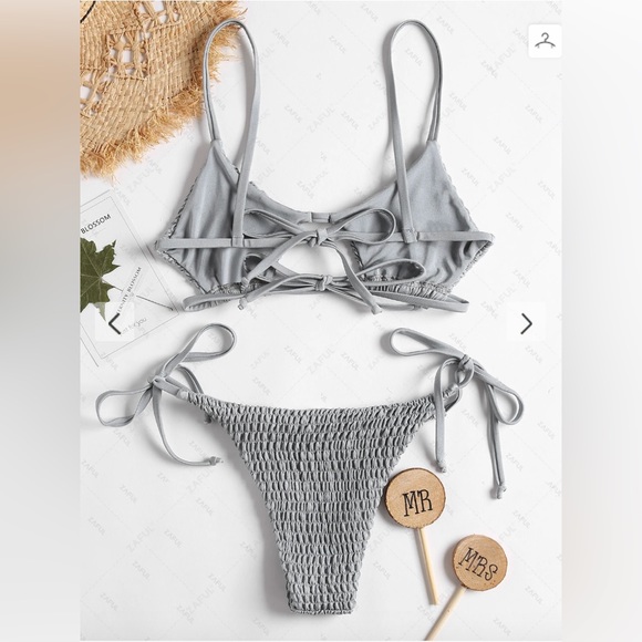Zaful Keyhole Smocked String Bikini Set - NWT - Picture 2 of 5